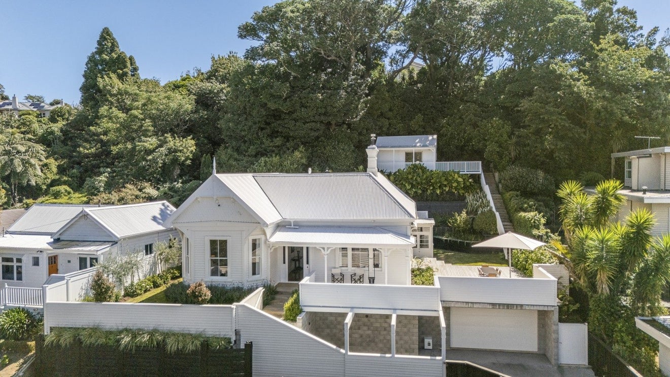 16 Bracken Street, New Plymouth, New Plymouth - Carousel 1