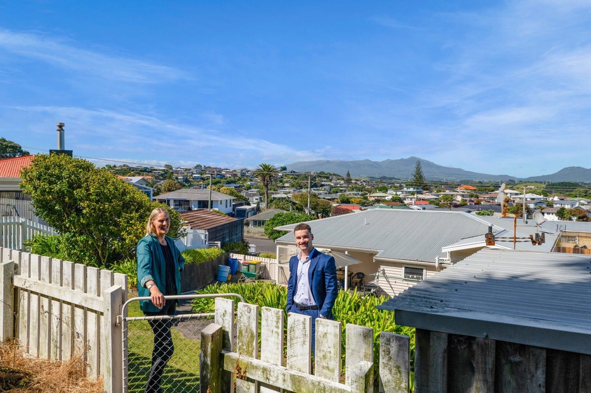 29 Simons Street, Moturoa, New Plymouth - Carousel 17