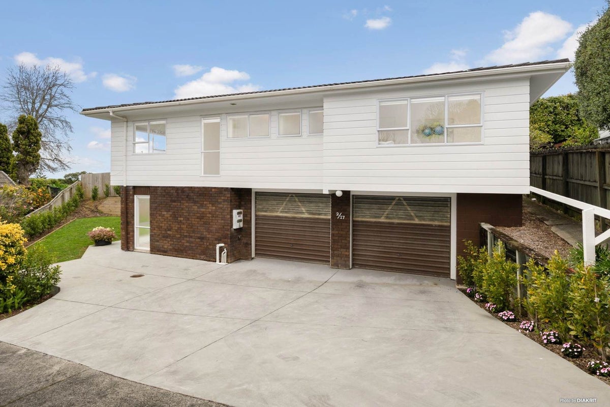 2/17 Sunnyview Avenue, Shelly Park, Auckland - Carousel 1