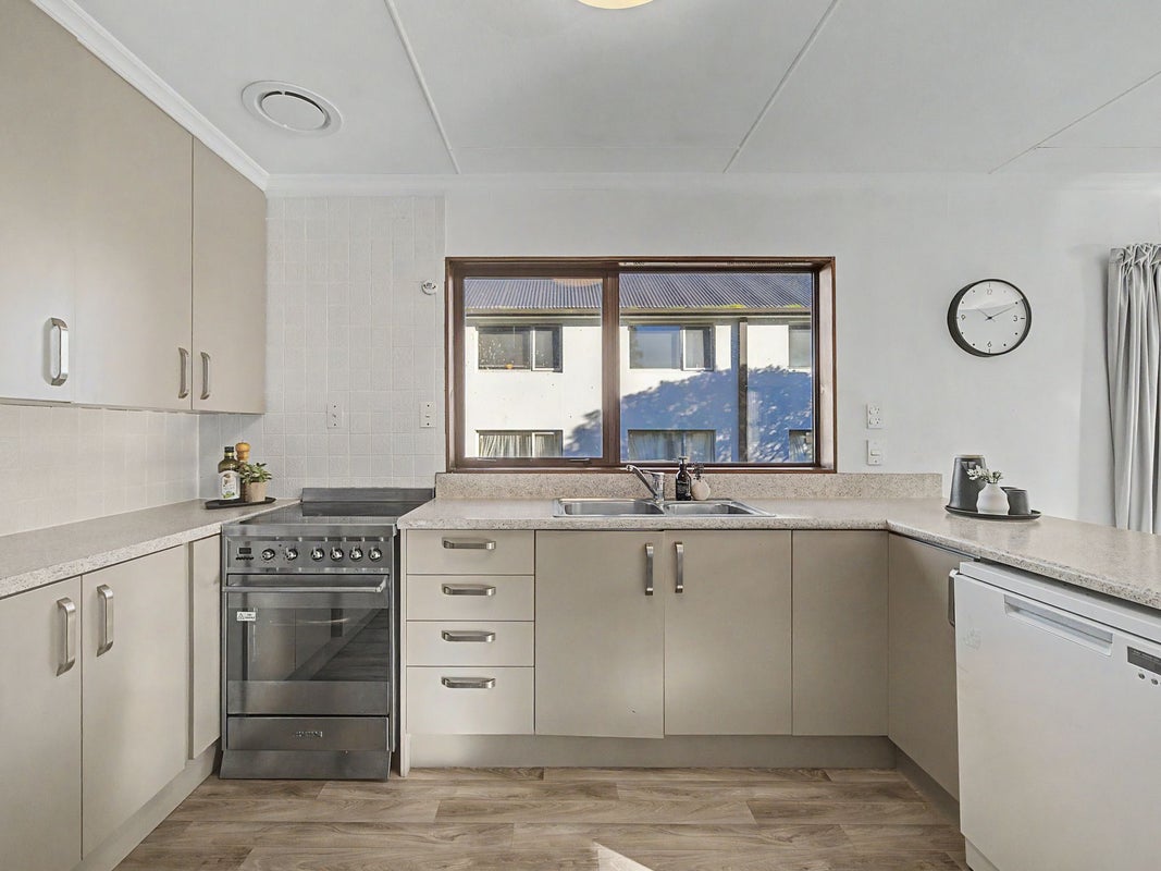 216 Kelvin Street, Avenal, Invercargill - Carousel 2