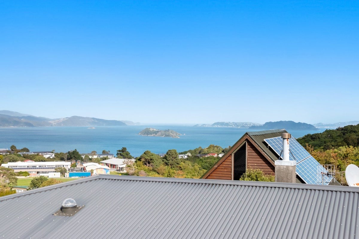 12 Laurel Grove, Maungaraki, Lower Hutt - Carousel 2