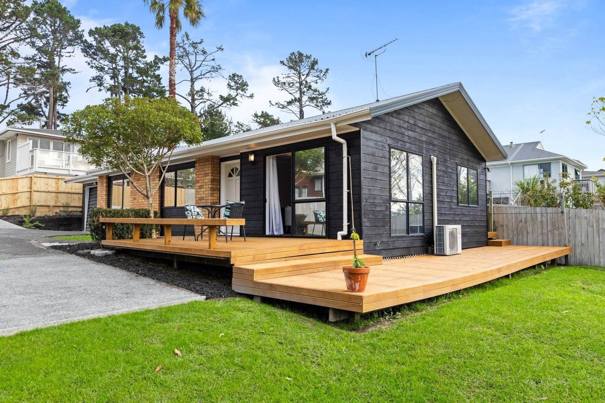 2/238 Sunset Road, Windsor Park, Auckland - Carousel 2