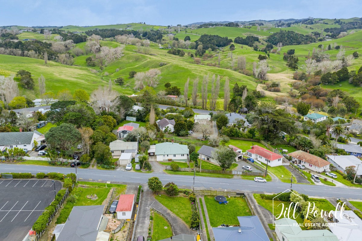 13 View Street, Maungaturoto - Carousel 43