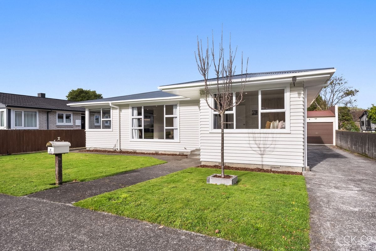 21 McLeod Street, Elderslea, Upper Hutt - Carousel 1