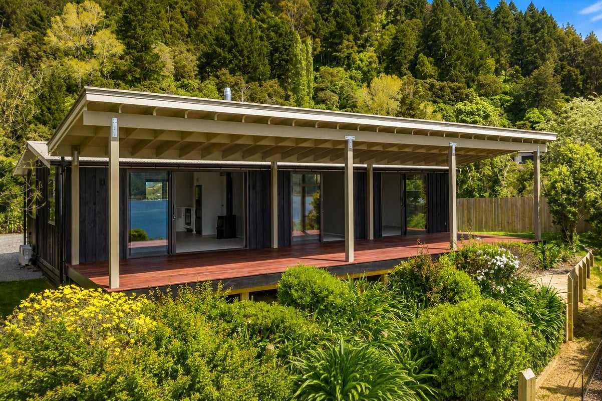 106 Main Road, Havelock - Carousel 2