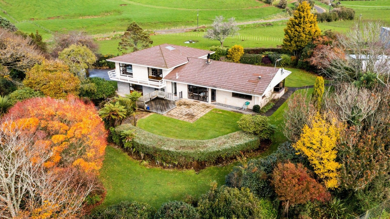 250 Ahuroa Road, Stratford - Carousel 2