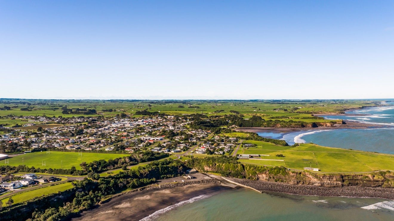 22 Halse Place, Opunake - Carousel 37