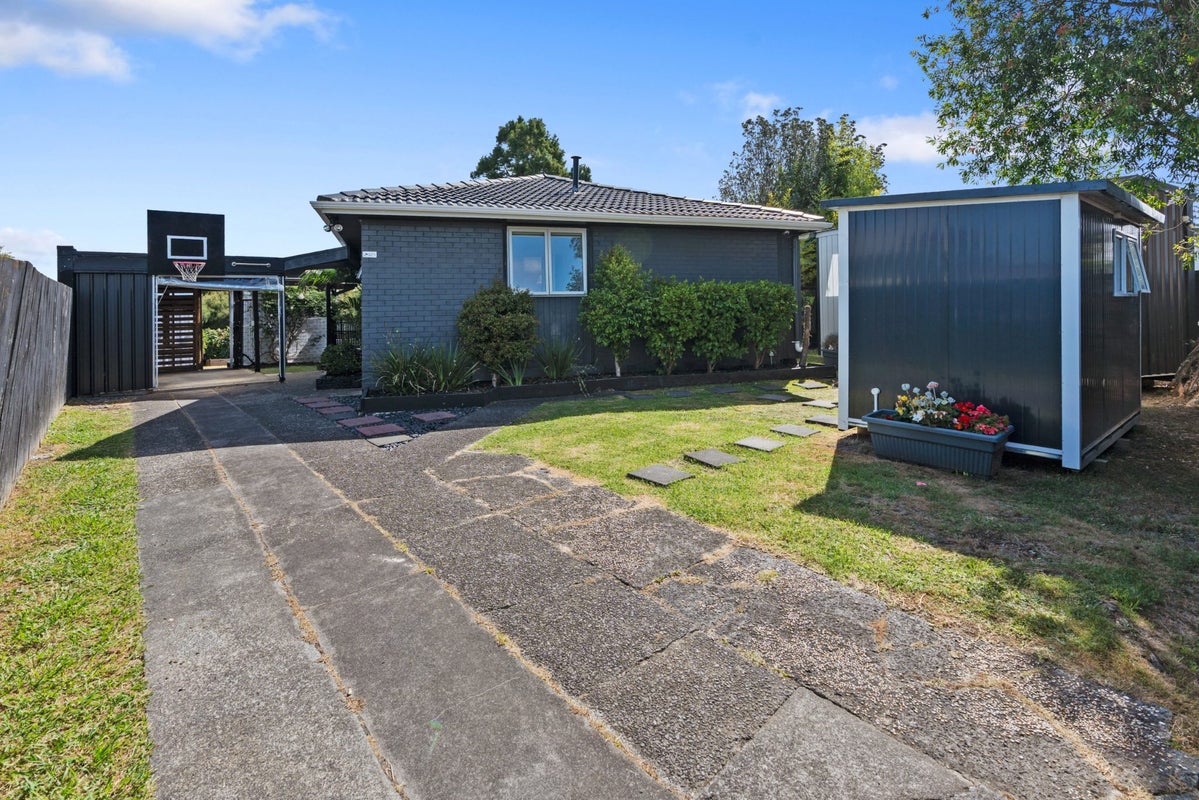 46 Molesworth Place, Mangere, Auckland - Carousel 2