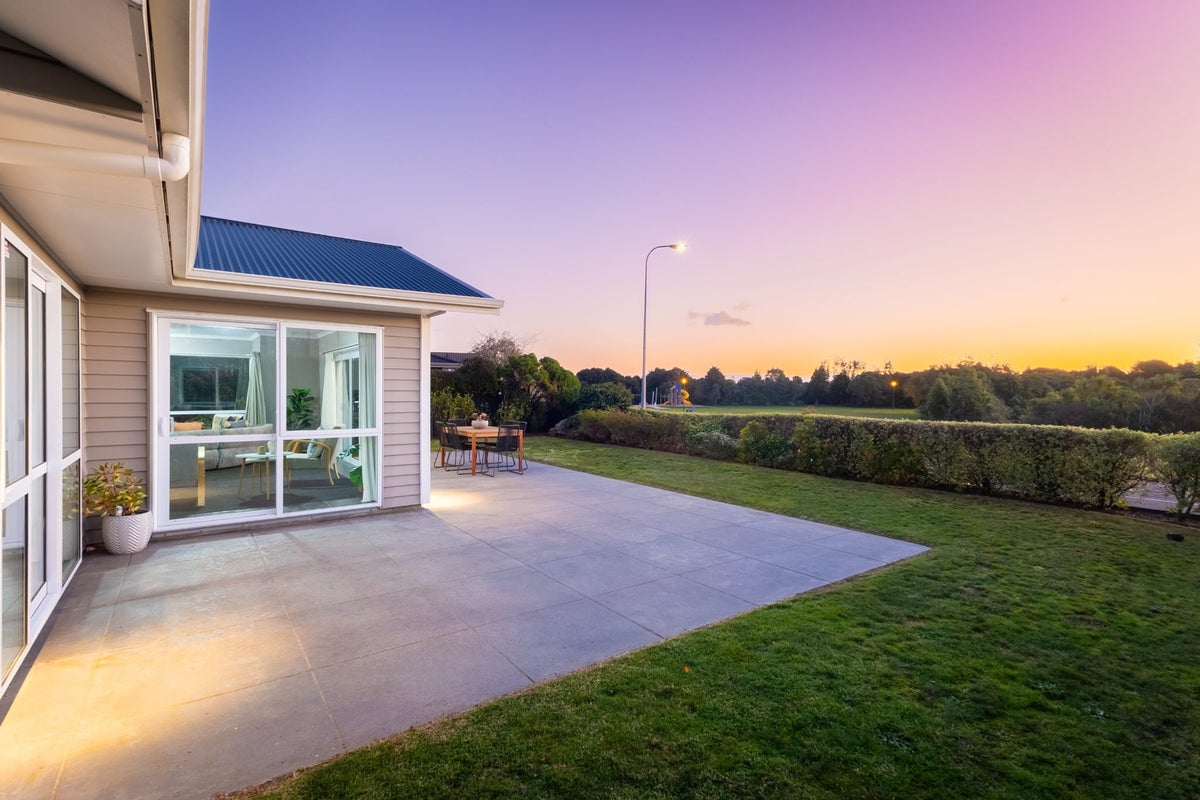 2 Bluewater Place, Paraparaumu - Carousel 1