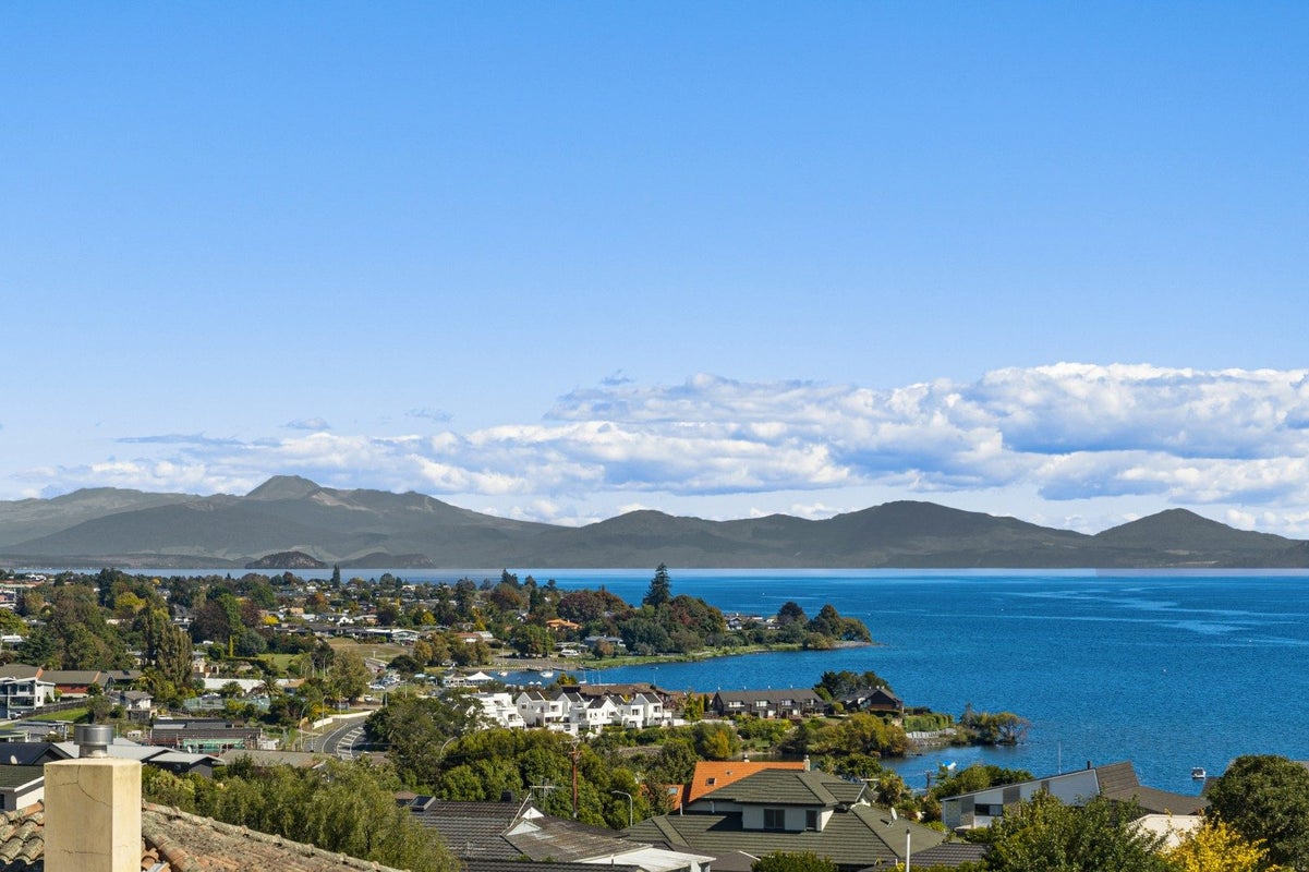 58 Harvey Street, Waipahihi, Taupo - Carousel 2