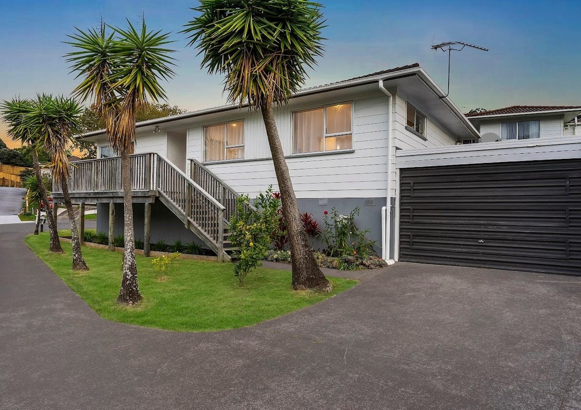 1/9 Embassy Place, Glenfield, Auckland - Carousel 1