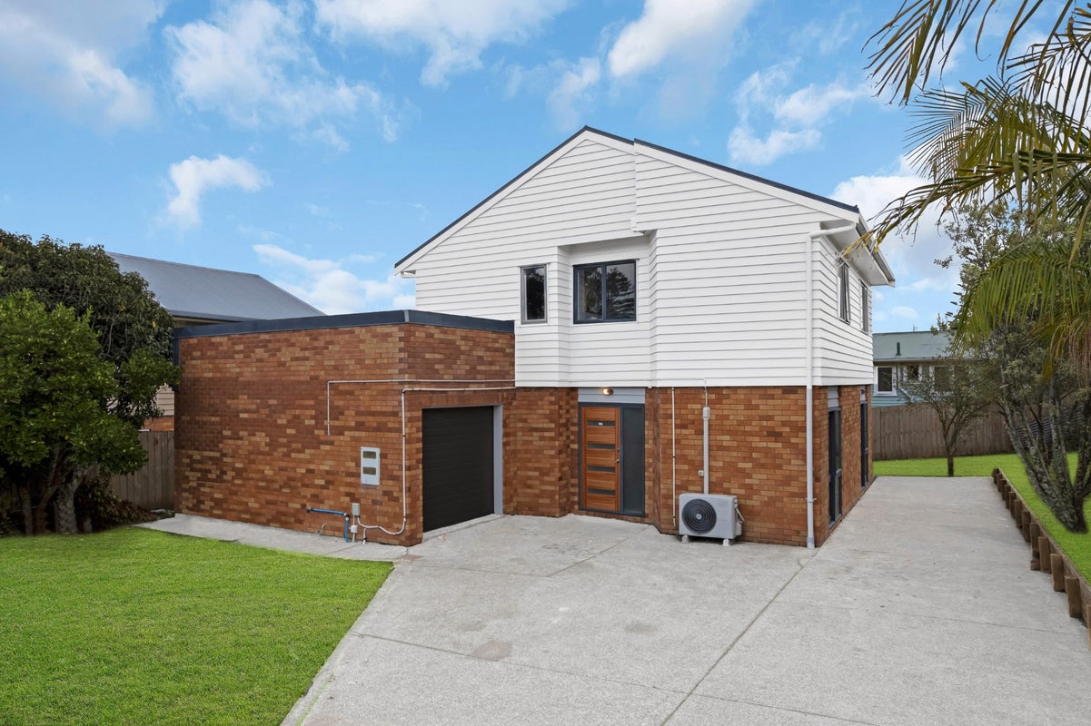 4C Kelkirk Street, Kelston, Auckland - Carousel 1