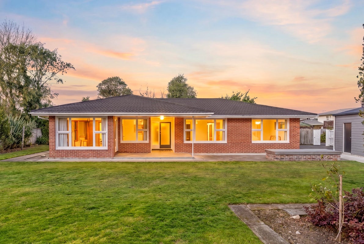 15 Hampton Place, Burnside, Christchurch - Carousel 1