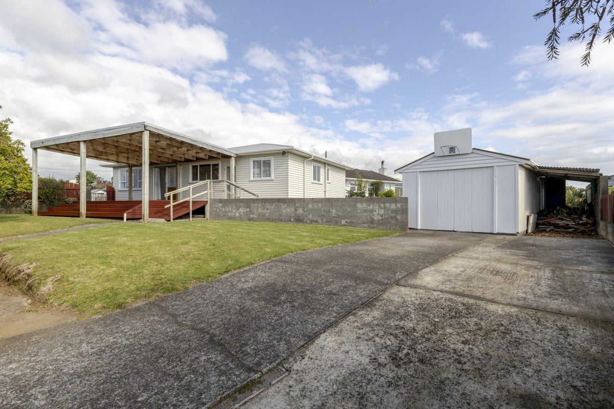 55 Banks Street, Marfell, New Plymouth - Carousel 1