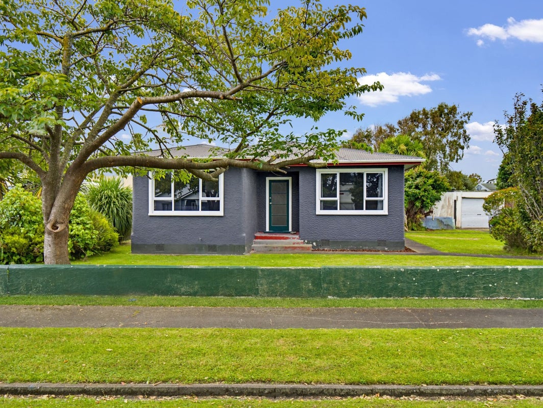 24 Balgownie Avenue, Gonville, Whanganui - Carousel 1