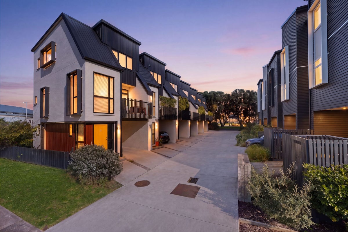6 Mayfly Lane, Hobsonville, Auckland - Carousel 1