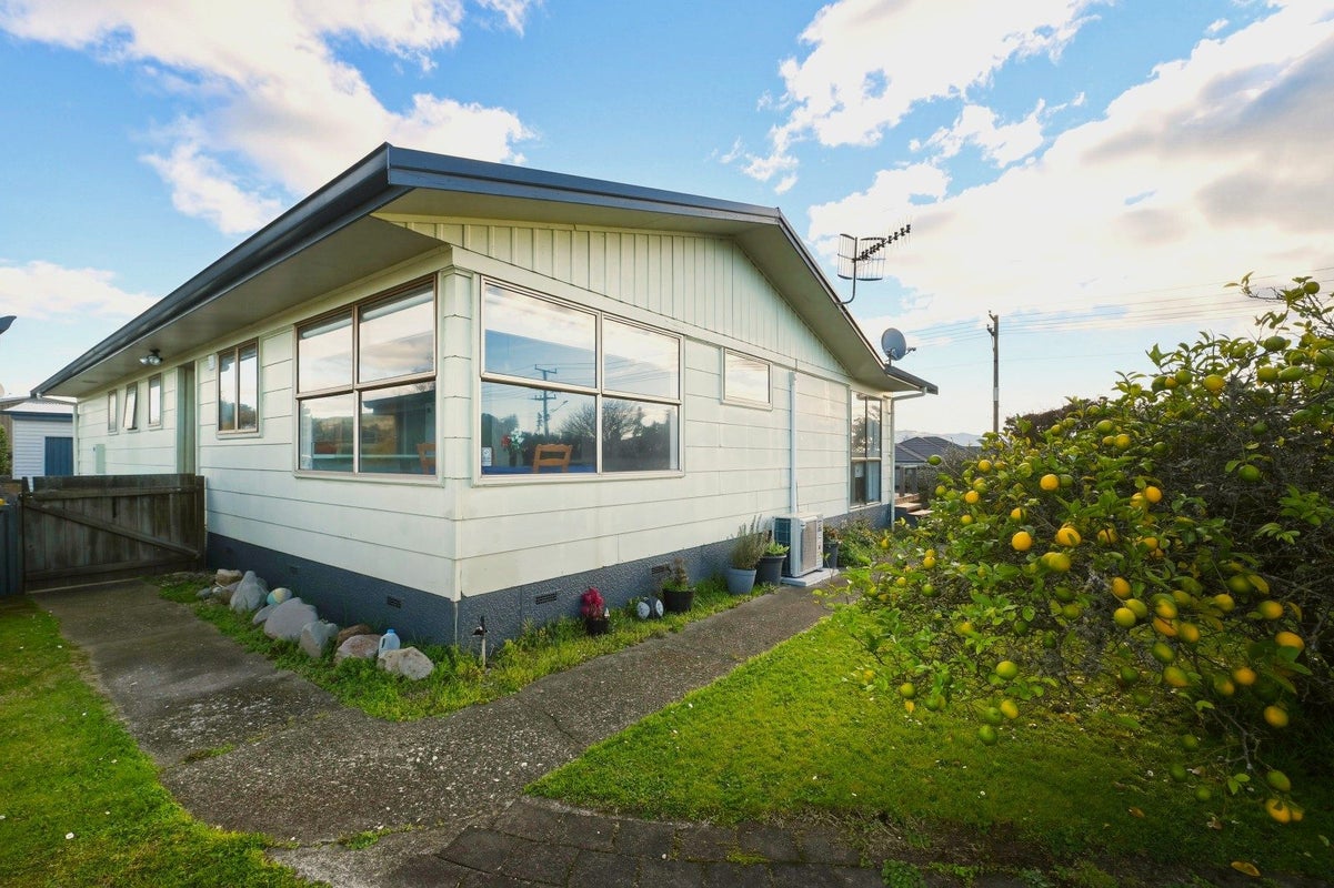 17 Byron Grove, Owhata, Rotorua - Carousel 28
