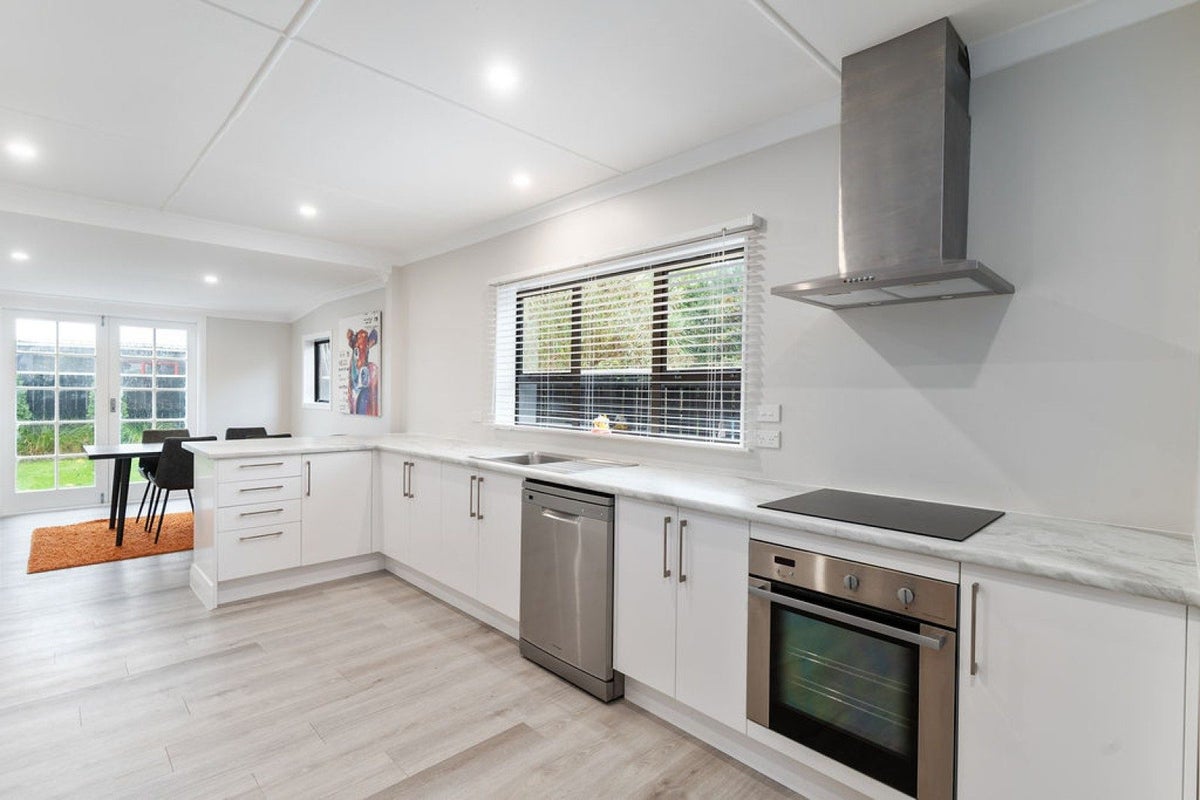 91 Broadway, Carterton, Carterton - Carousel 2