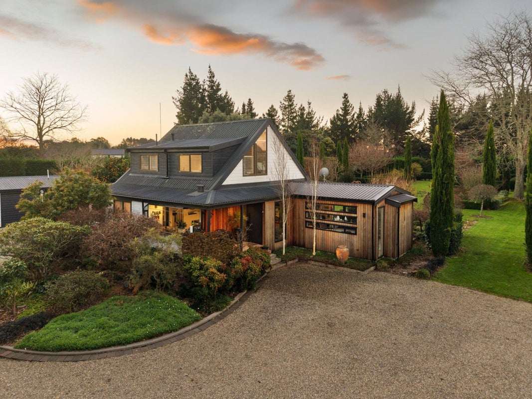20 Vintners Lane, Tamahere, Hamilton - Carousel 1