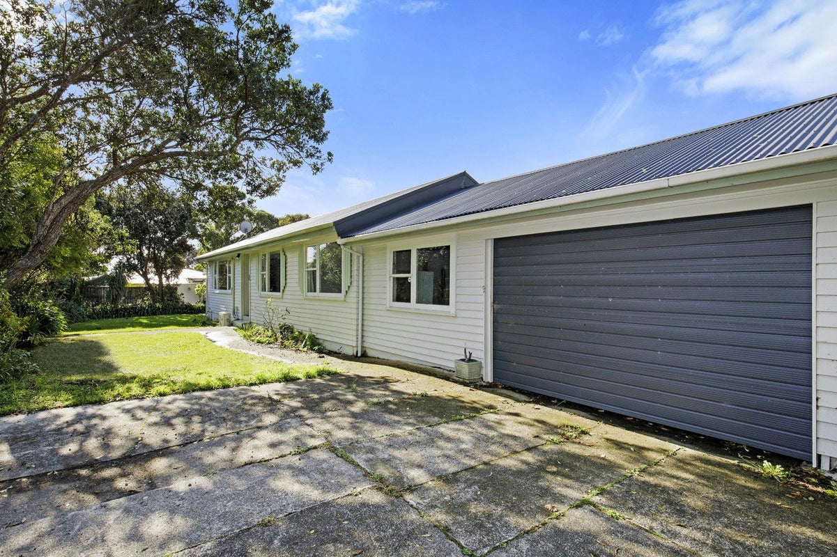 5A Whitehouse Road, Titahi Bay, Porirua - Carousel 1