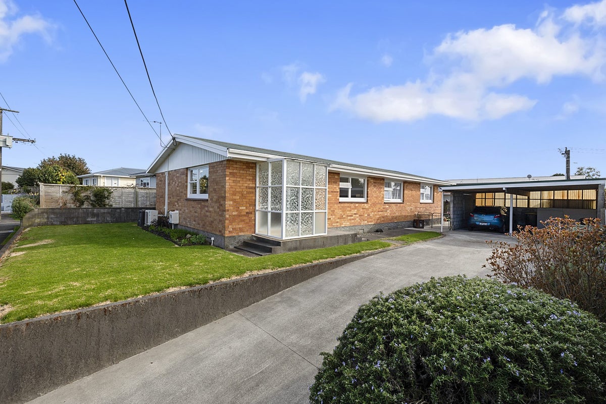 2/6 Essex Street, Vogeltown, New Plymouth - Carousel 17