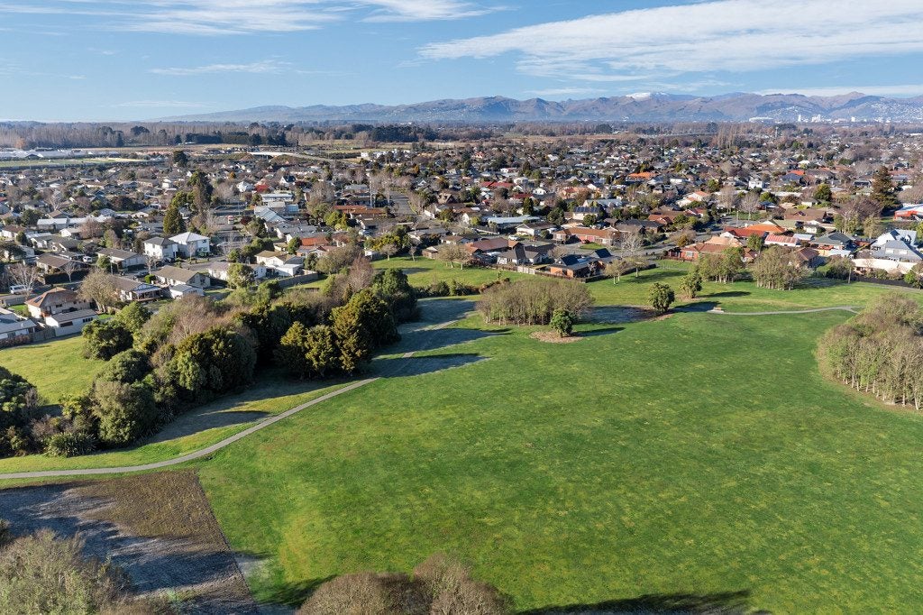 15 Denniston Crescent, Redwood, Christchurch - Carousel 22