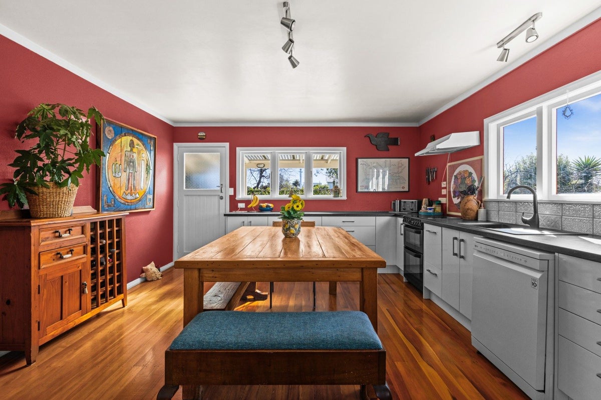 4 Pedersen Road, Haumoana, Haumoana - Carousel 1