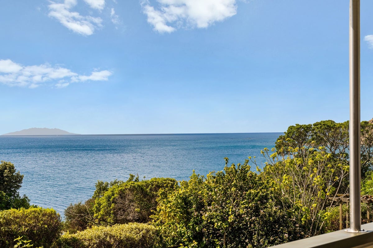 146 Pacific Parade, Army Bay, Whangaparaoa - Carousel 2