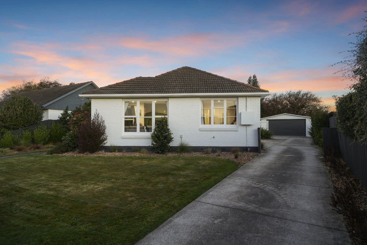 6 Paddington Street, Northcote, Christchurch - Carousel 1