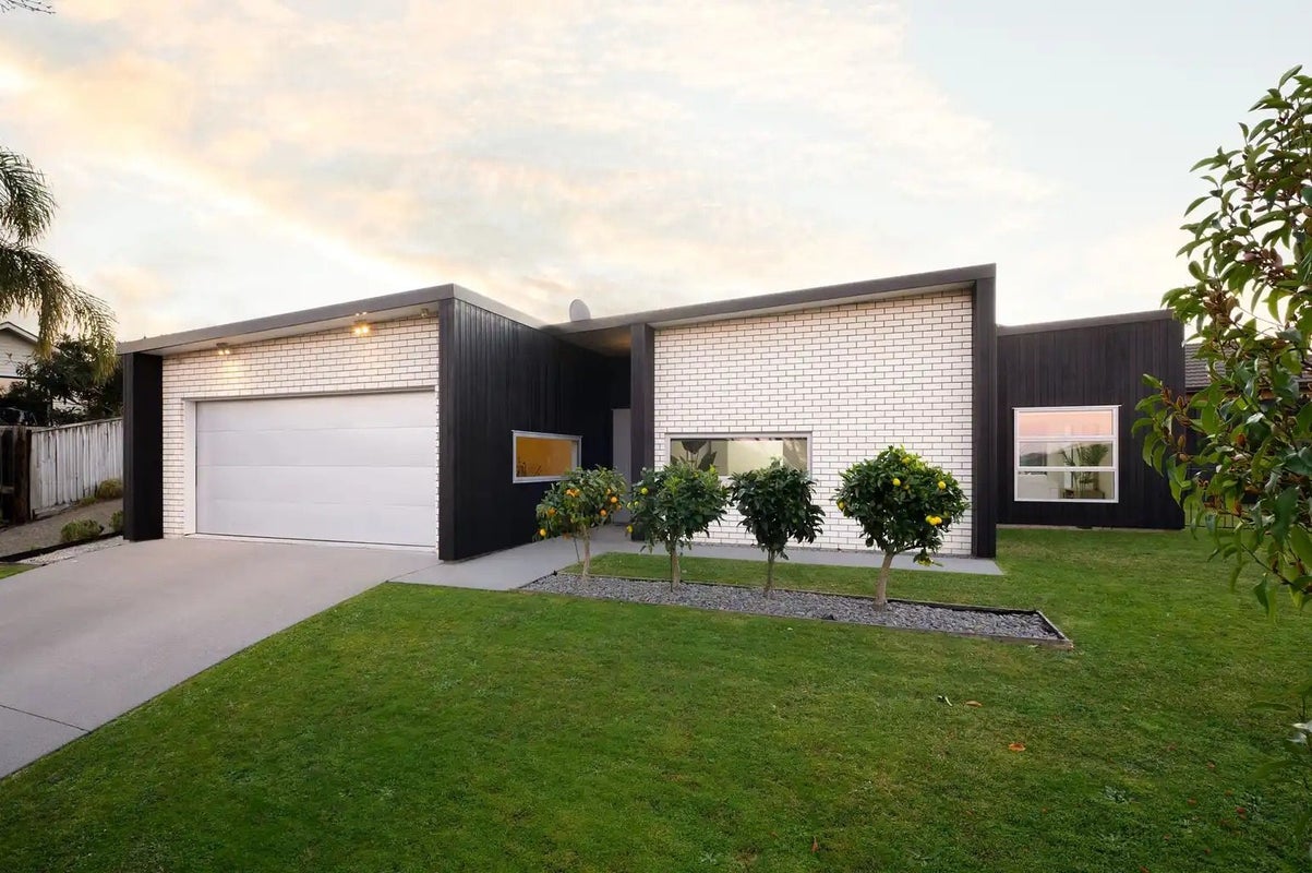6 Kingston Court, Flagstaff, Hamilton, Waikato - Carousel 1
