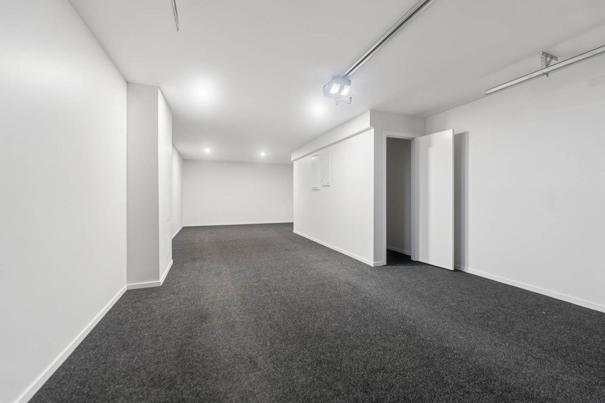 2/19 Windlass Street, Long Bay, Auckland - Carousel 12