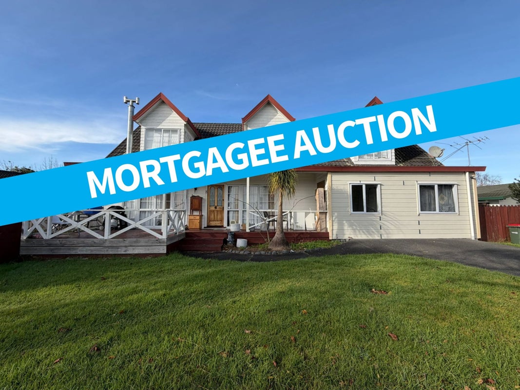 8 Evanda Crescent, Conifer Grove, Takanini - Carousel 1