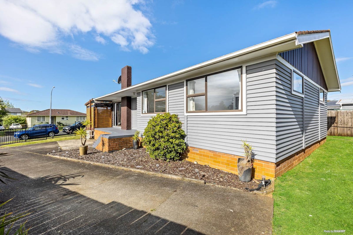 26 Lyncroft Street, Mangere East, Auckland - Carousel 2