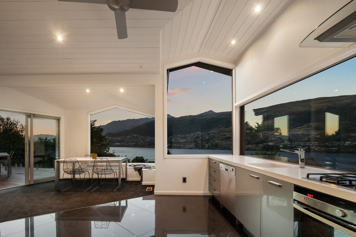 232 Peninsula Road, Kawarau Falls, Queenstown - Carousel 1