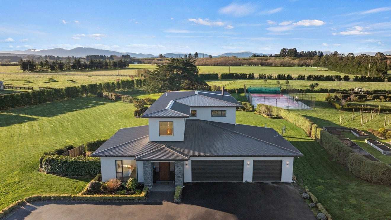 1 Hayfield Terrace, Cust, Rangiora - Carousel 1