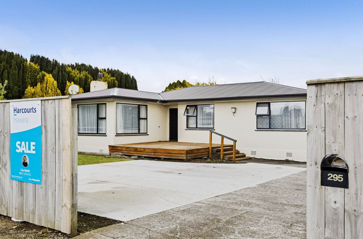 295 South Road, Hawera - Carousel 26