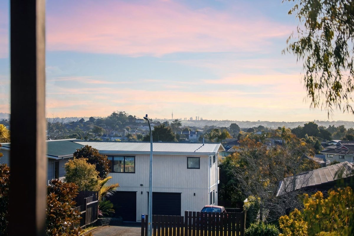 42 Murvale Drive, Bucklands Beach, Auckland - Carousel 2