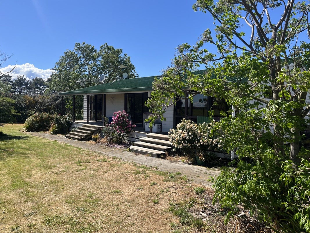 332 Station Road, Waipukurau - Carousel 1