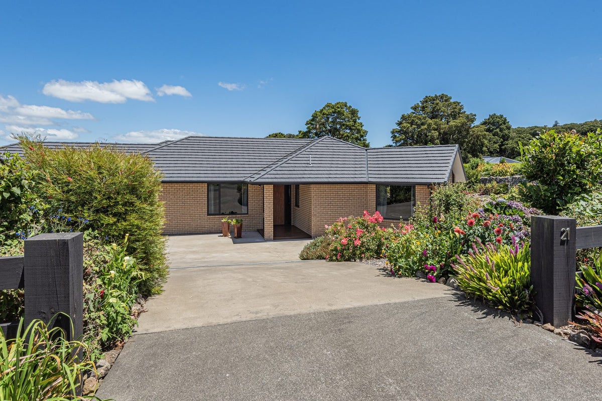 21 Capstone Place, Kamo - Carousel 1