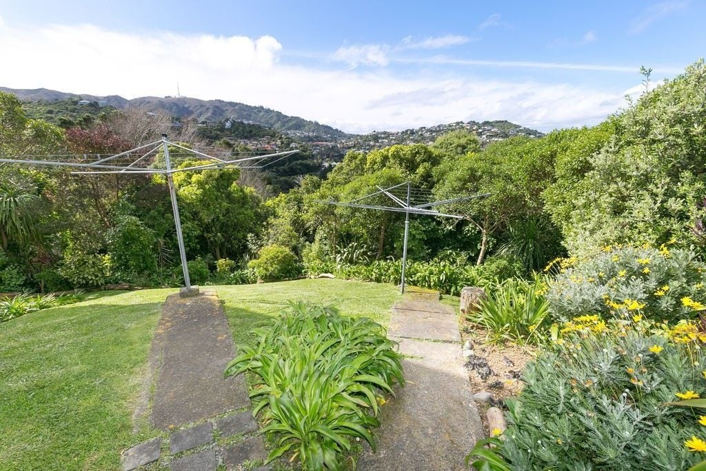 2/27 Winston Street, Crofton Downs, Wellington - Carousel 13
