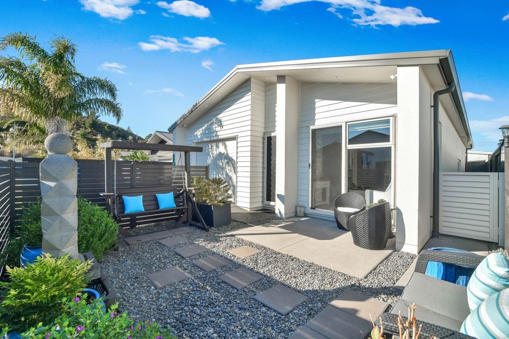 37 St Pauls Drive, Brookfield, Tauranga - Carousel 2
