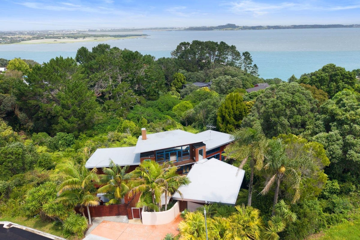 3 Ben James Drive, Hillsborough, Auckland - Carousel 39