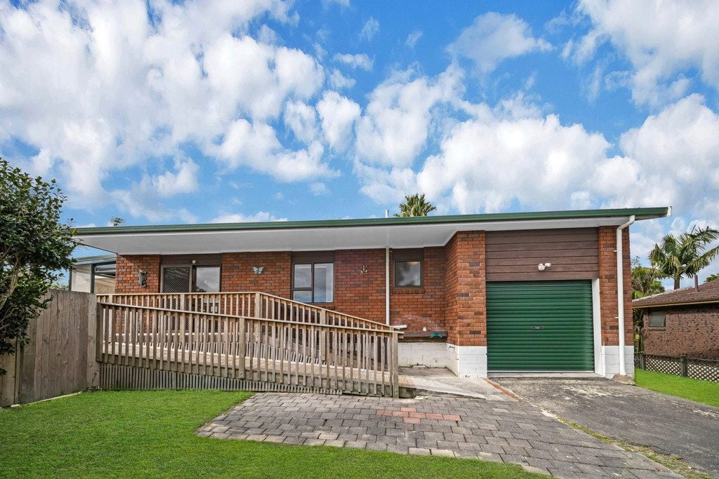 2/8 Millbrook Road, Henderson, Auckland - Carousel 2