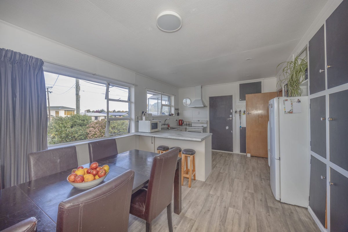 56 Stuart Street, Holmes Hill, Oamaru - Carousel 2