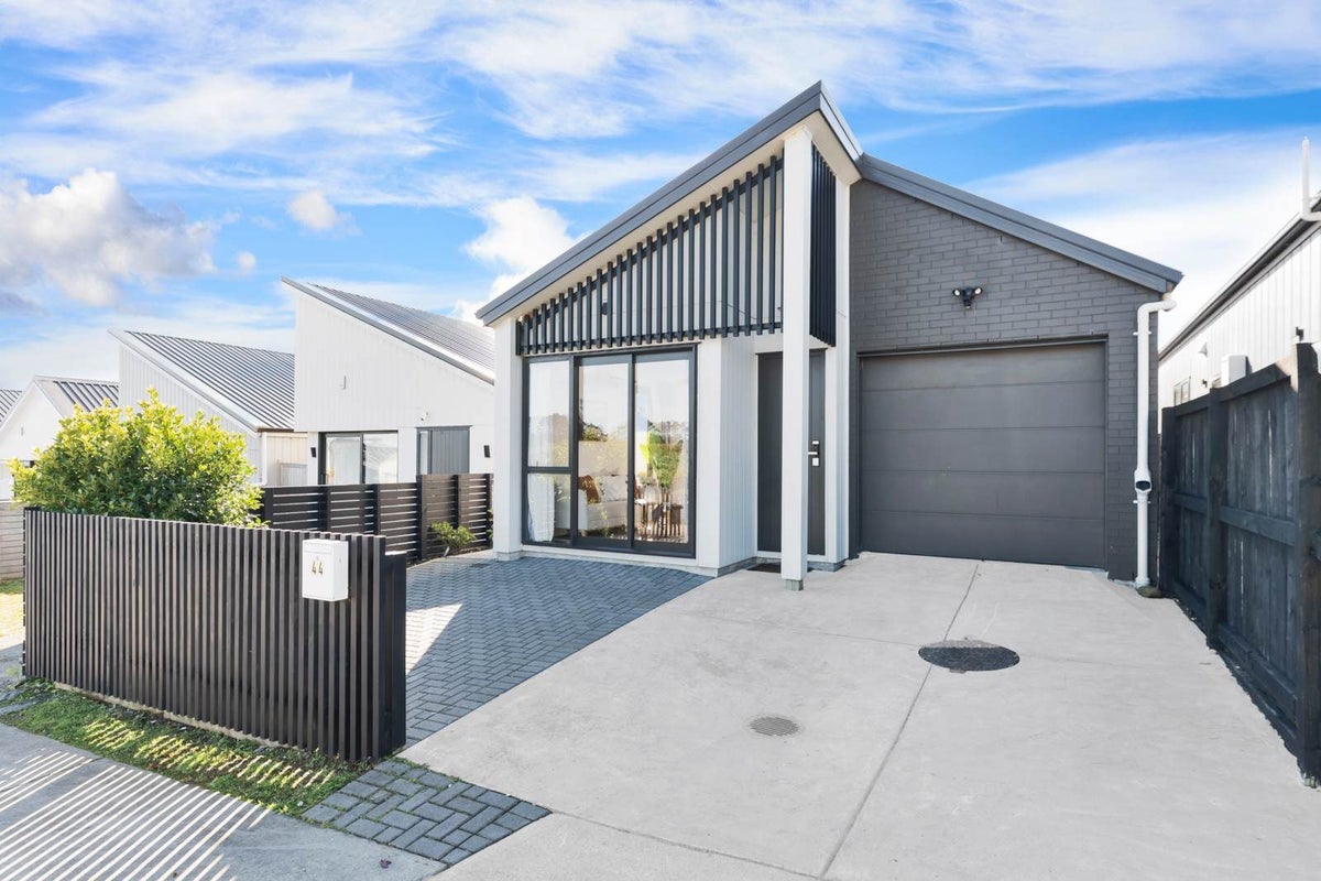 44 Biokovo Street, Massey, Auckland - Carousel 1