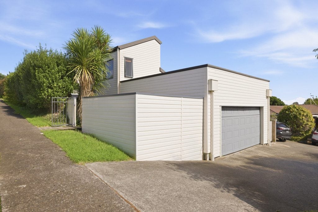 20A Otumoetai Road, Judea, Tauranga - Carousel 1