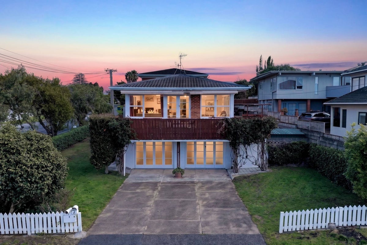1/2 Tye Road, Hillcrest, Auckland - Carousel 1