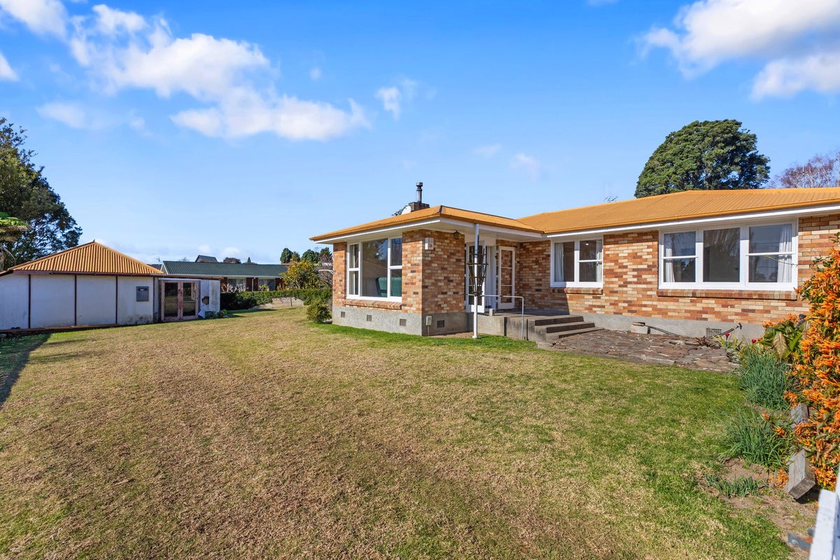 316 Ngatai Road, Bellevue, Tauranga - Carousel 1