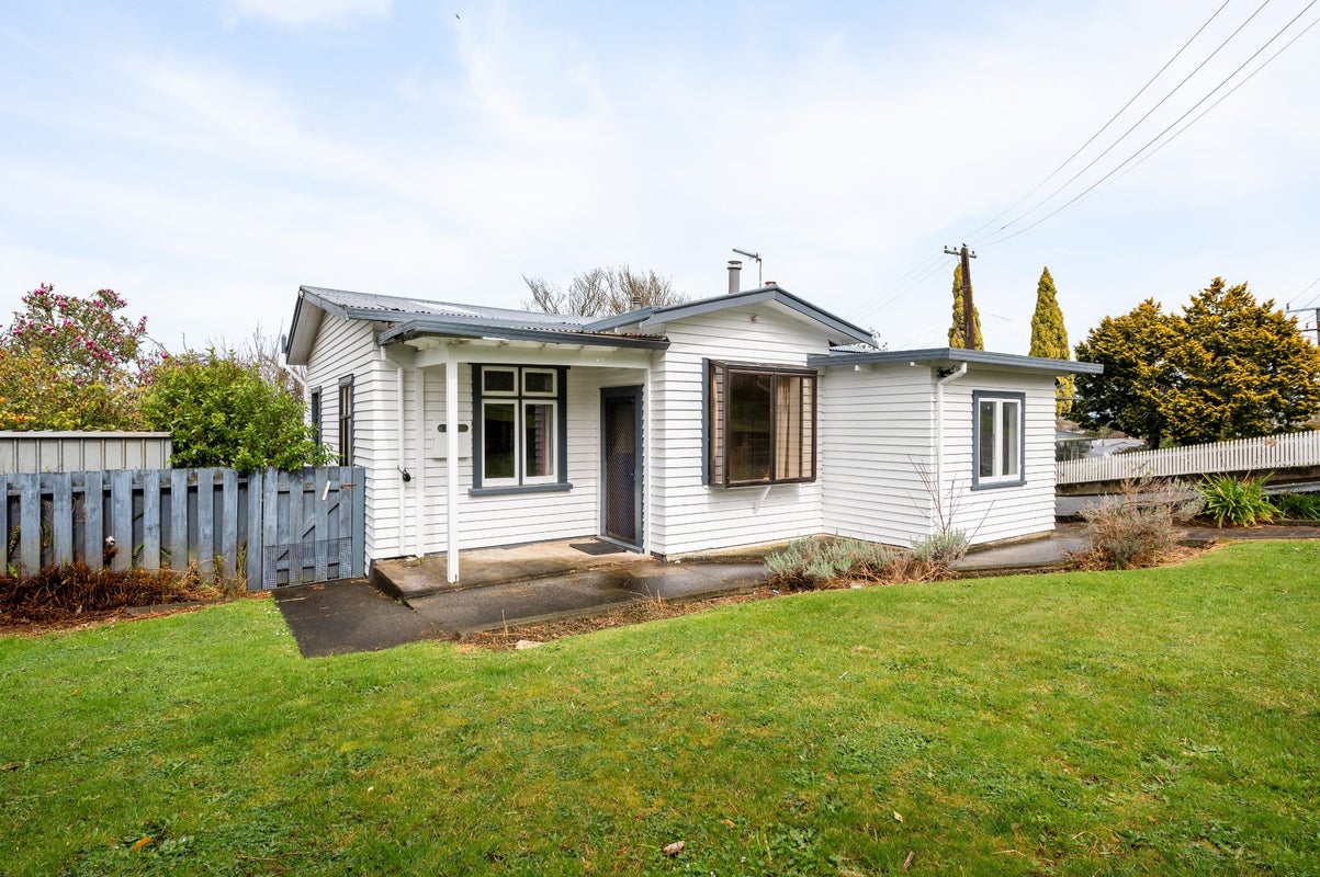 39 Mahoe Street, Melville, Hamilton - Carousel 1
