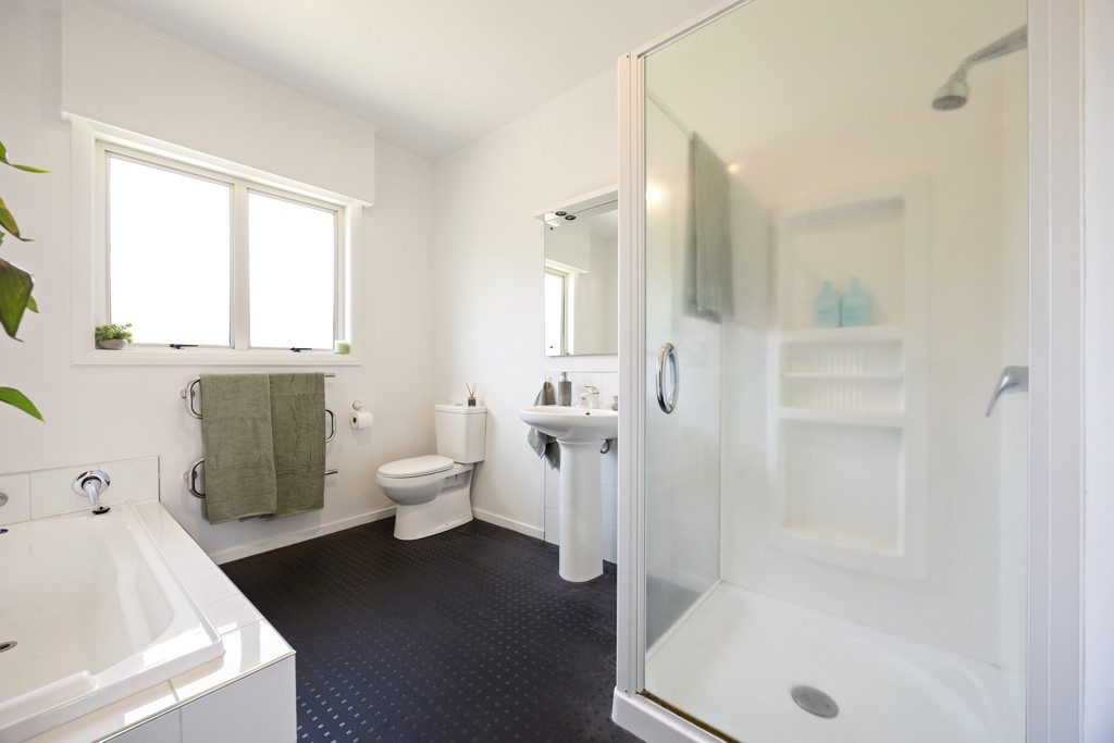 8 Alison Street, Hamilton Lake, Hamilton - Carousel 10